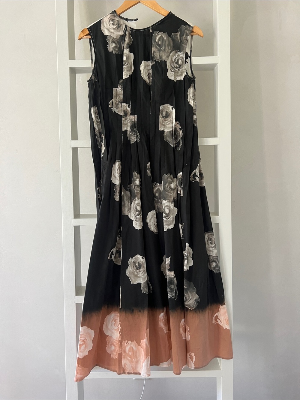 Floral Sleeveless Liviana Conti dress